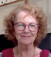 Hélène Poisot, tarologue, psychologue, auteure, formatrice et tarologue spécialisée dans le Tarot de Marseille non divinatoire